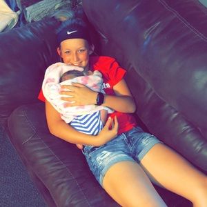 Meet your Posher, Ava